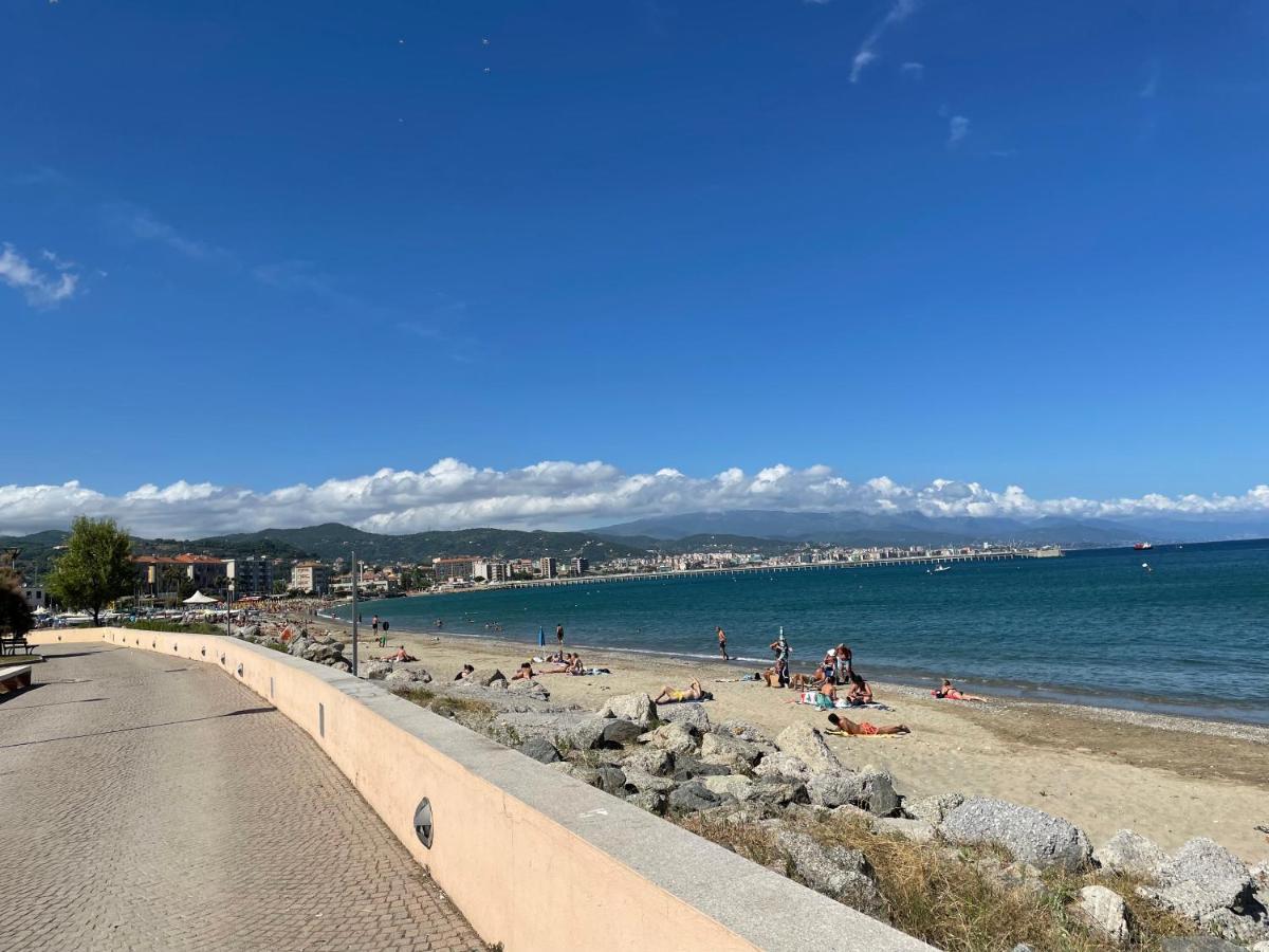 Summer Vado Ligure Exteriér fotografie